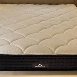 The DreamCloud Premier, King, Like New, Perfect Condition
