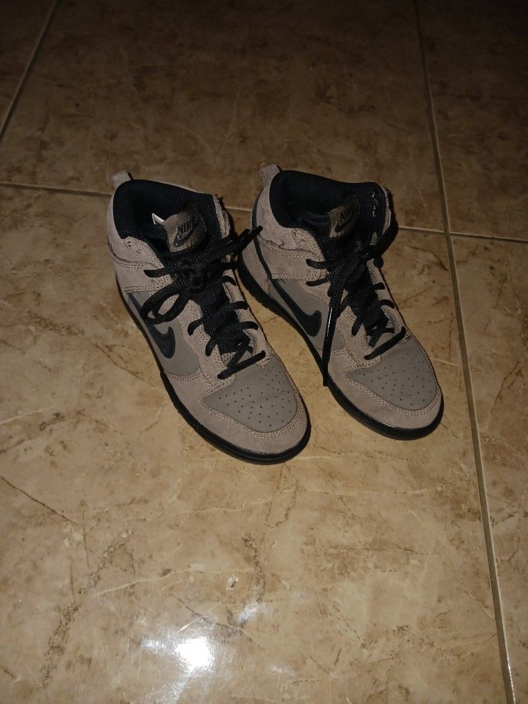 1Y Nike Dunk High Top “Dark Mushroom” Kids Size 1Y