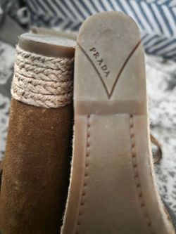 Authentic PRADAS  sz7/8