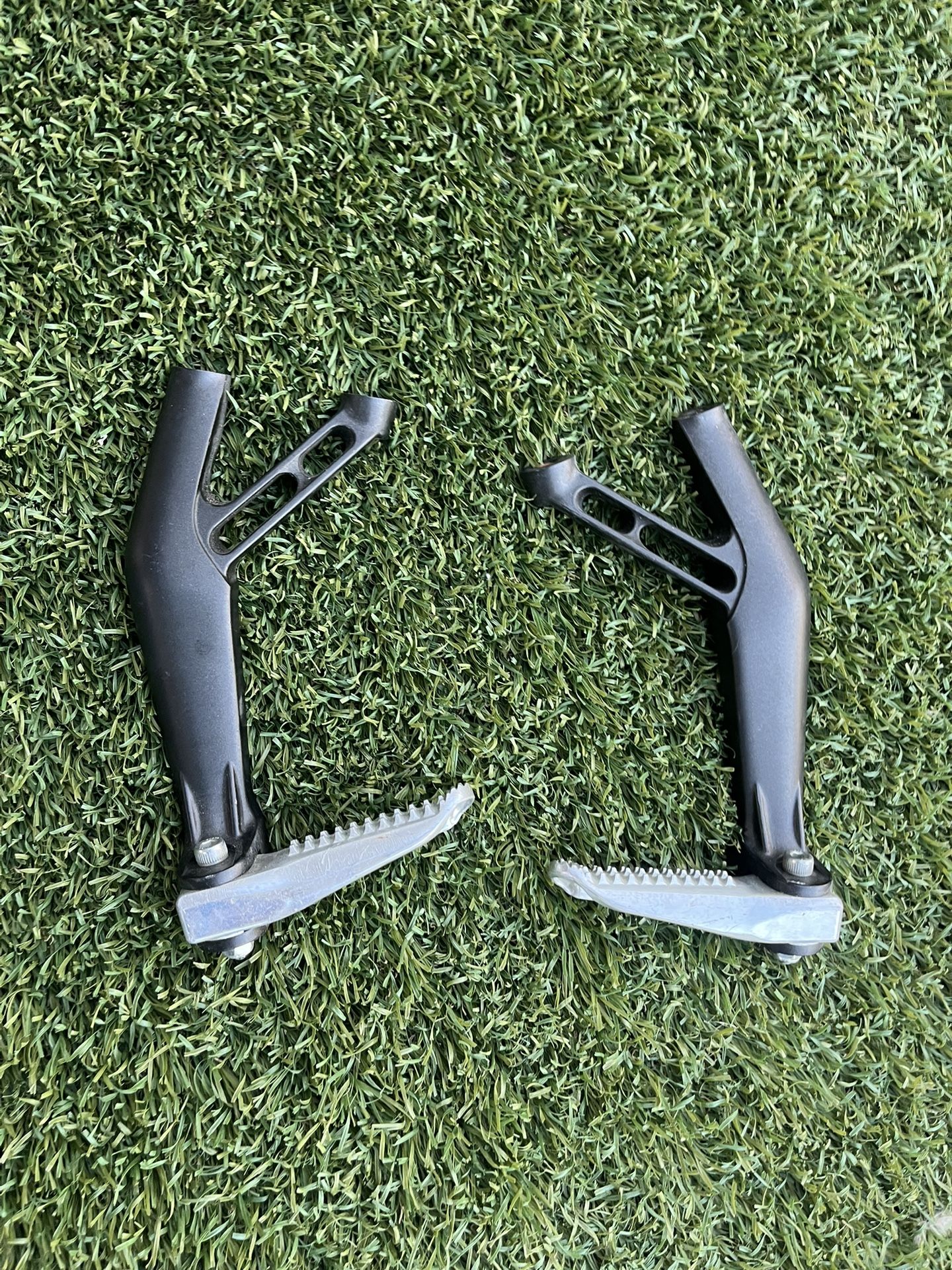 Yamaha R6 Passenger Pegs Yamaha R1