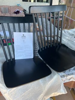 Windsor 2 dinning chairs  Brand new  What’s highlighted it’s missing