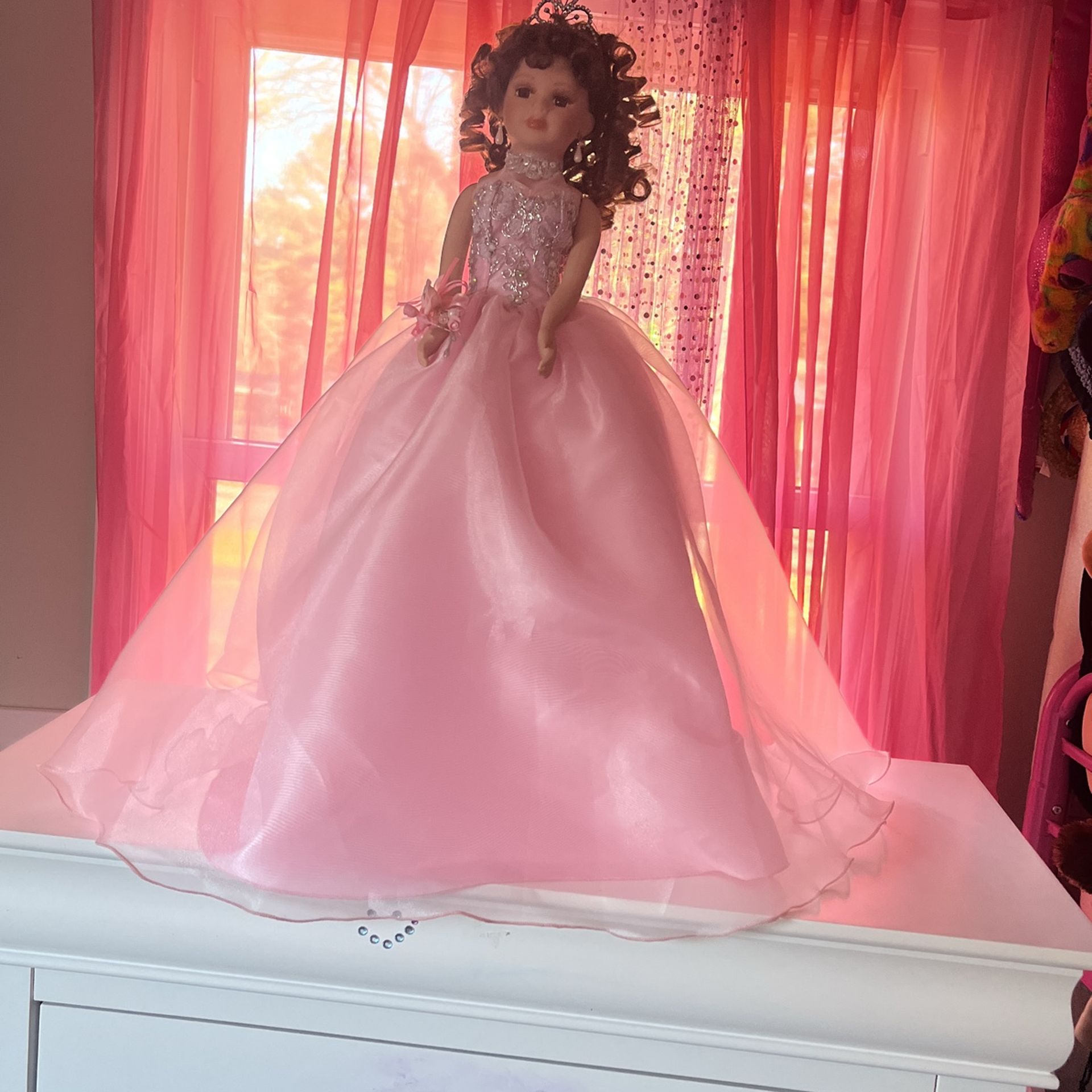 Muñeca De Porcelana De Quinceañera Como Nueva