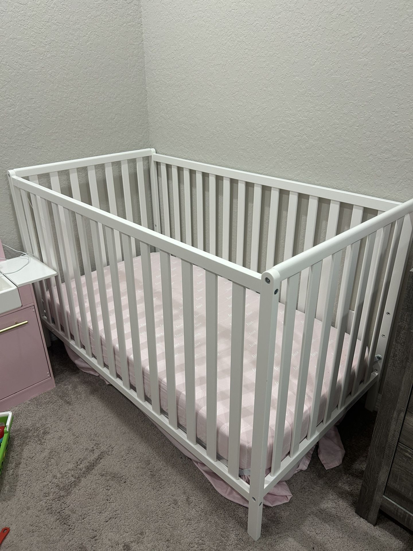 Delta Children 4 In 1 Crib Used Never Used