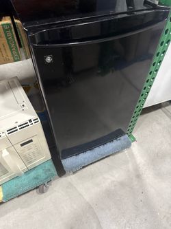 Mini fridge
