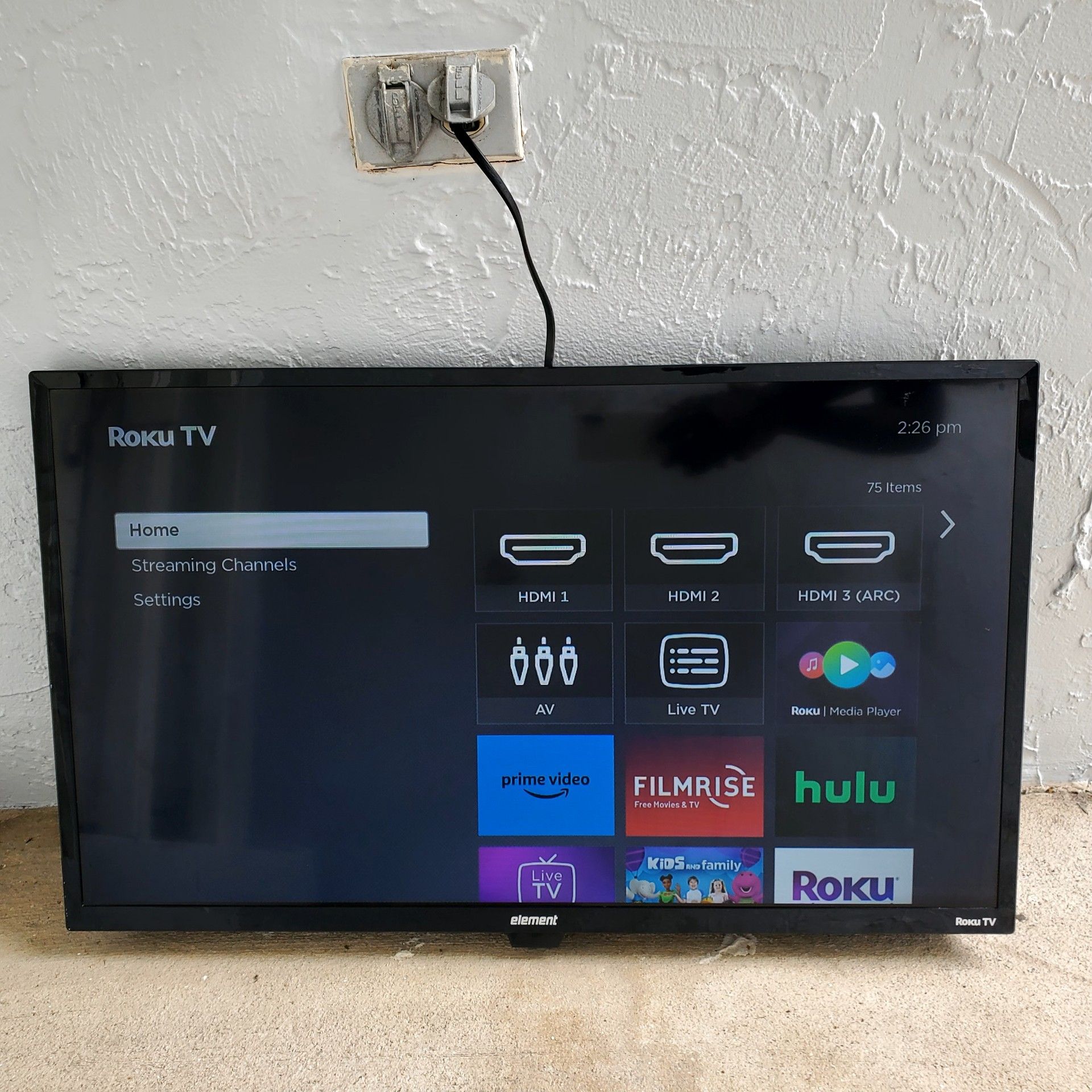 Element Roku TV Model:E1AA32R 32" 720P HD TV