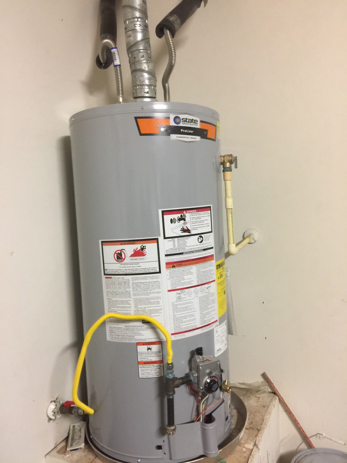Brand new 40 gallon tall gas hot water heaters still with 6 years warranty retail price it's around 550 to $600 buy it today for 350