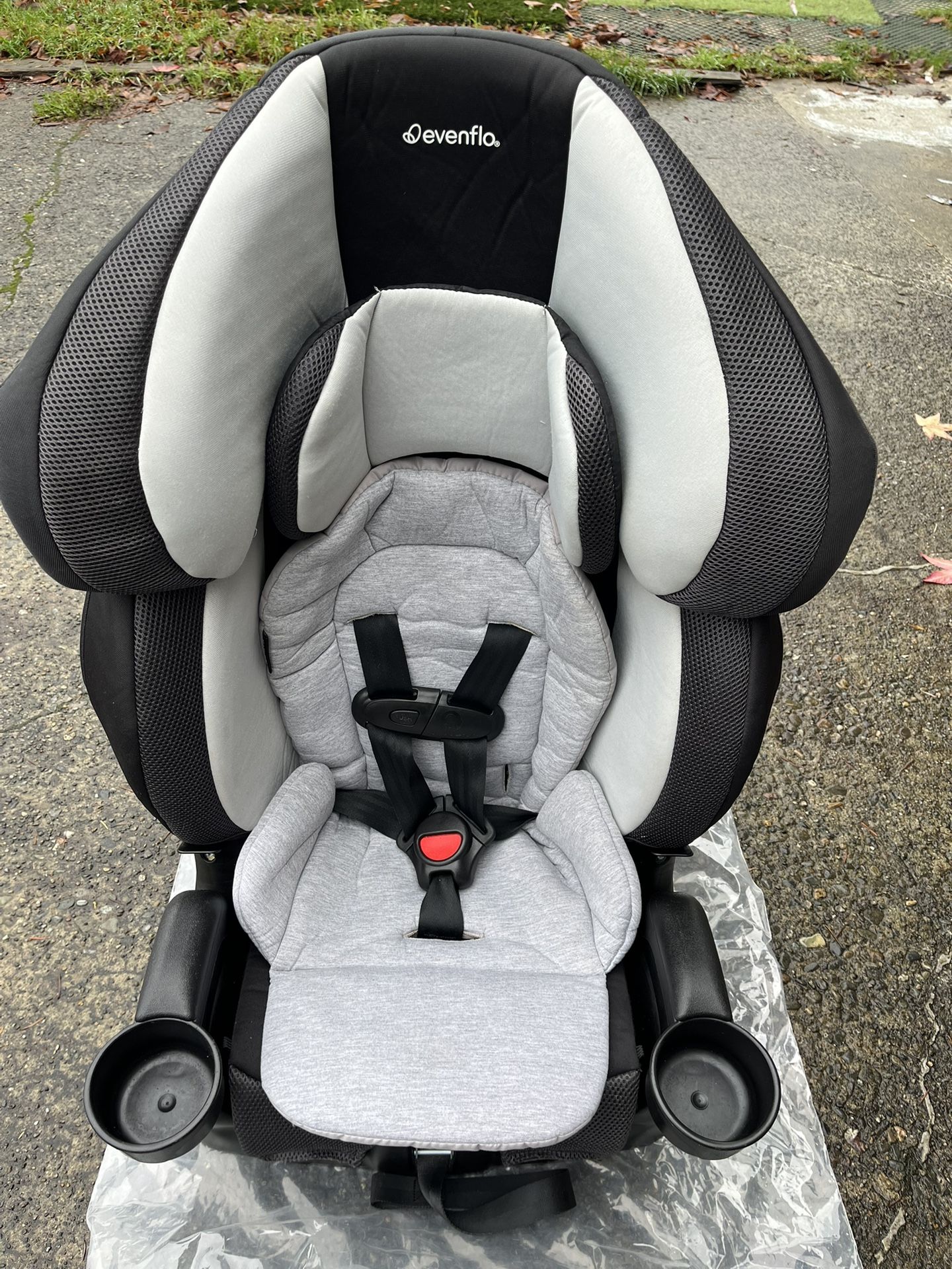 Tall back car seat or booster seat w/ harness (in Des Moines) Evenflo LifeGuard Exp 1/2031