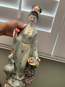 ASIAN CHINESE LADY PEACE STATUS UNIQUE DETAIL CERAMIC HAND CRAFT