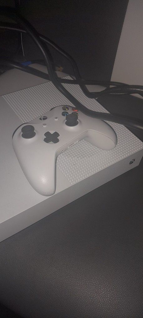 Xbox 1 With Controller And Hdmi Cable (No Power Cable)