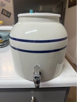 Porcelain Water Dispenser