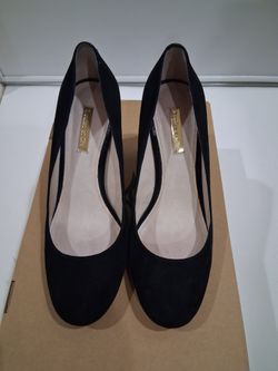 Ladies Shoes, 4 Pairs, Good condition