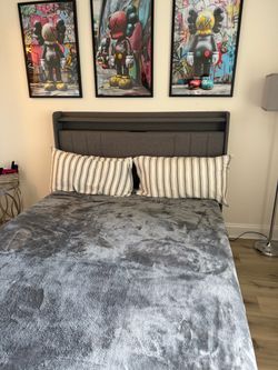 Queen size storage bed