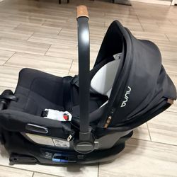 PIPA™ Aire RX + PIPA Relx Base Infant Car Seat