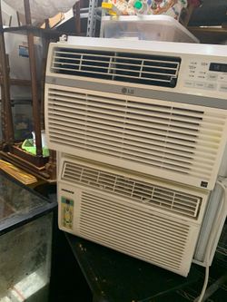 2 AC units, GE brand , 8000 BTU, and Magnavox, see DESCRIPTION  plz