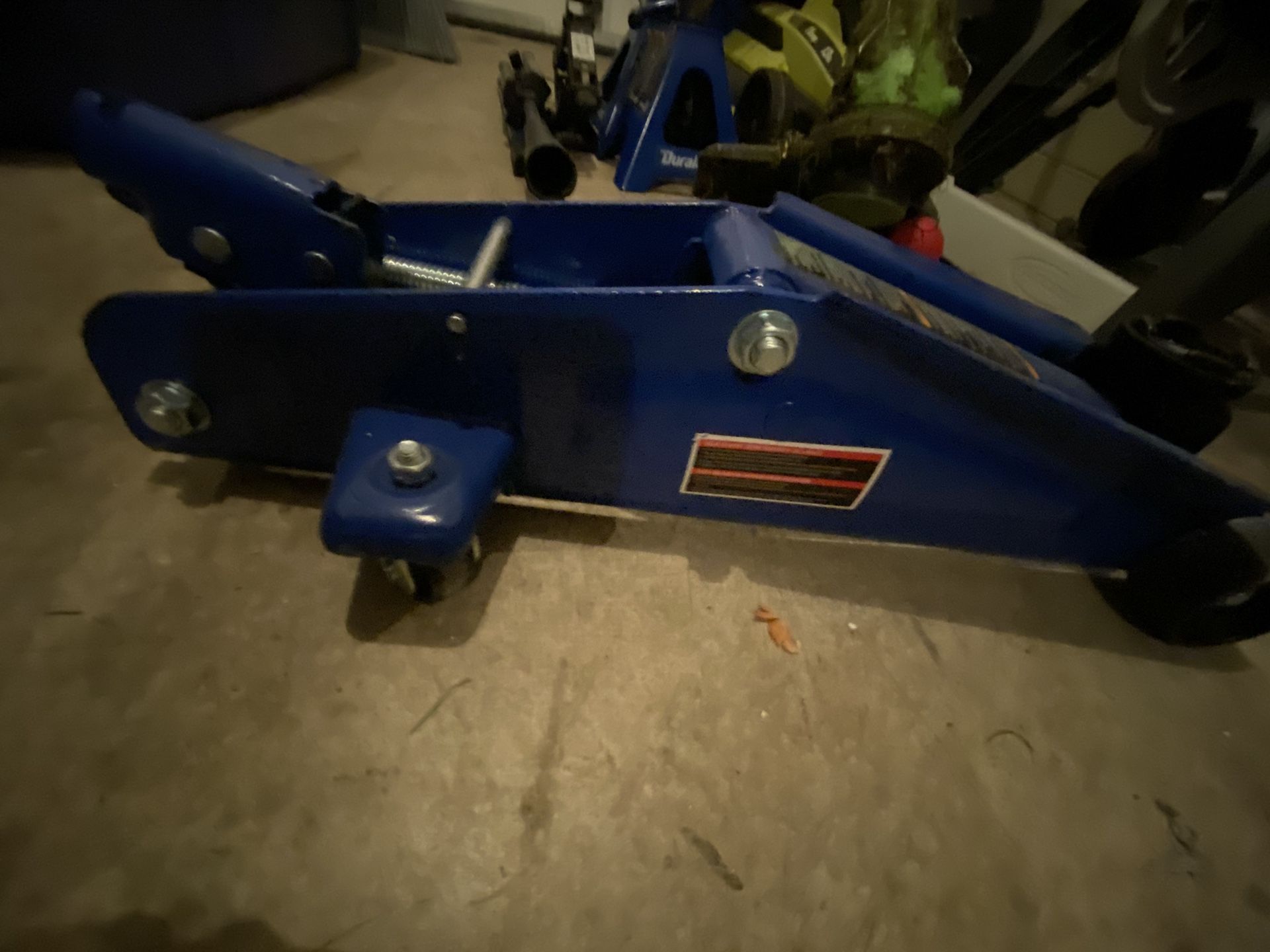 Duralast 2 1/4 Ton Jack and Stand Kit for Sale in WA OfferUp