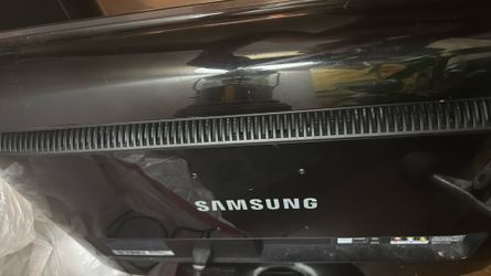 32” I’m Not Sure Samsung Monitor , Like New ! 