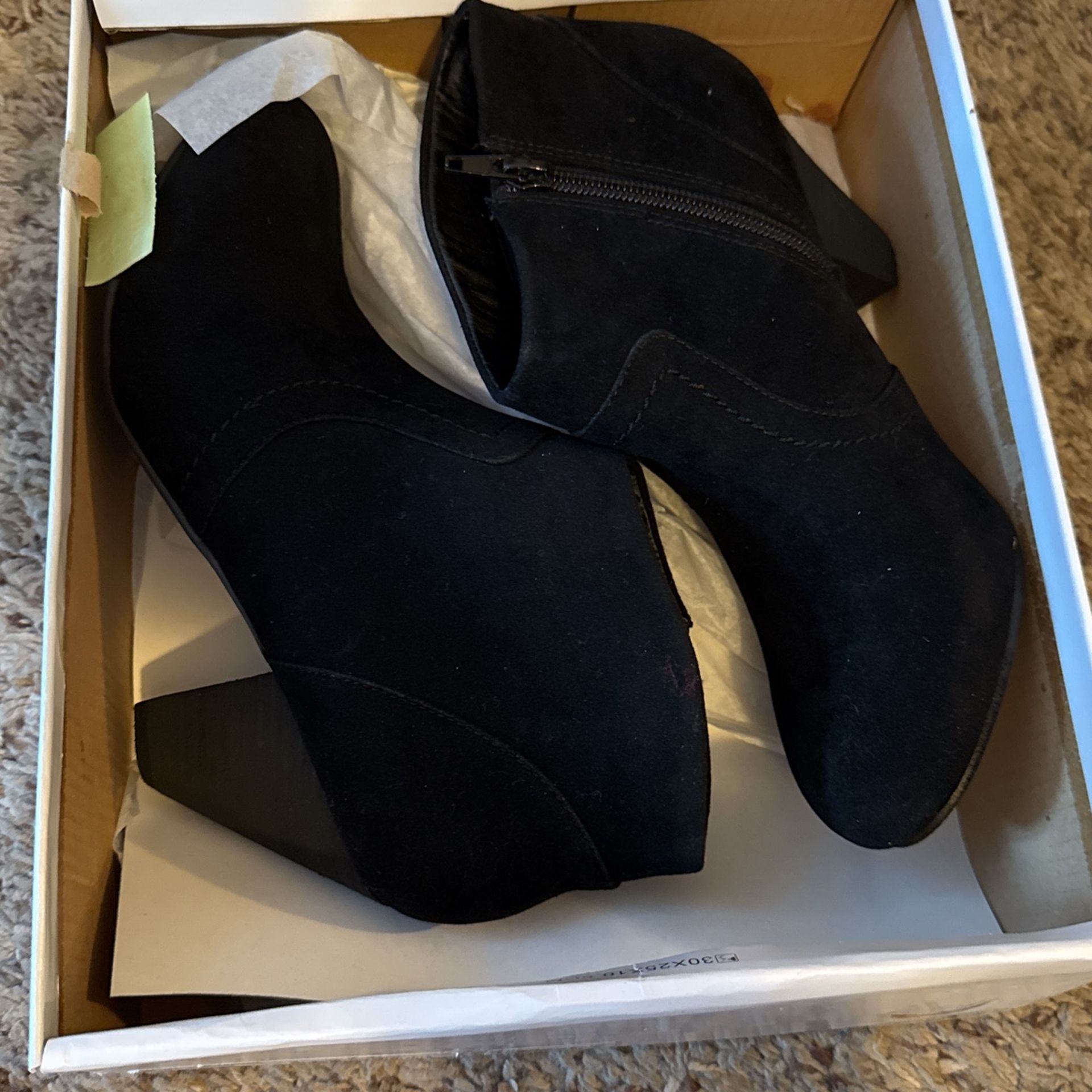 Women’s shoes 7.5