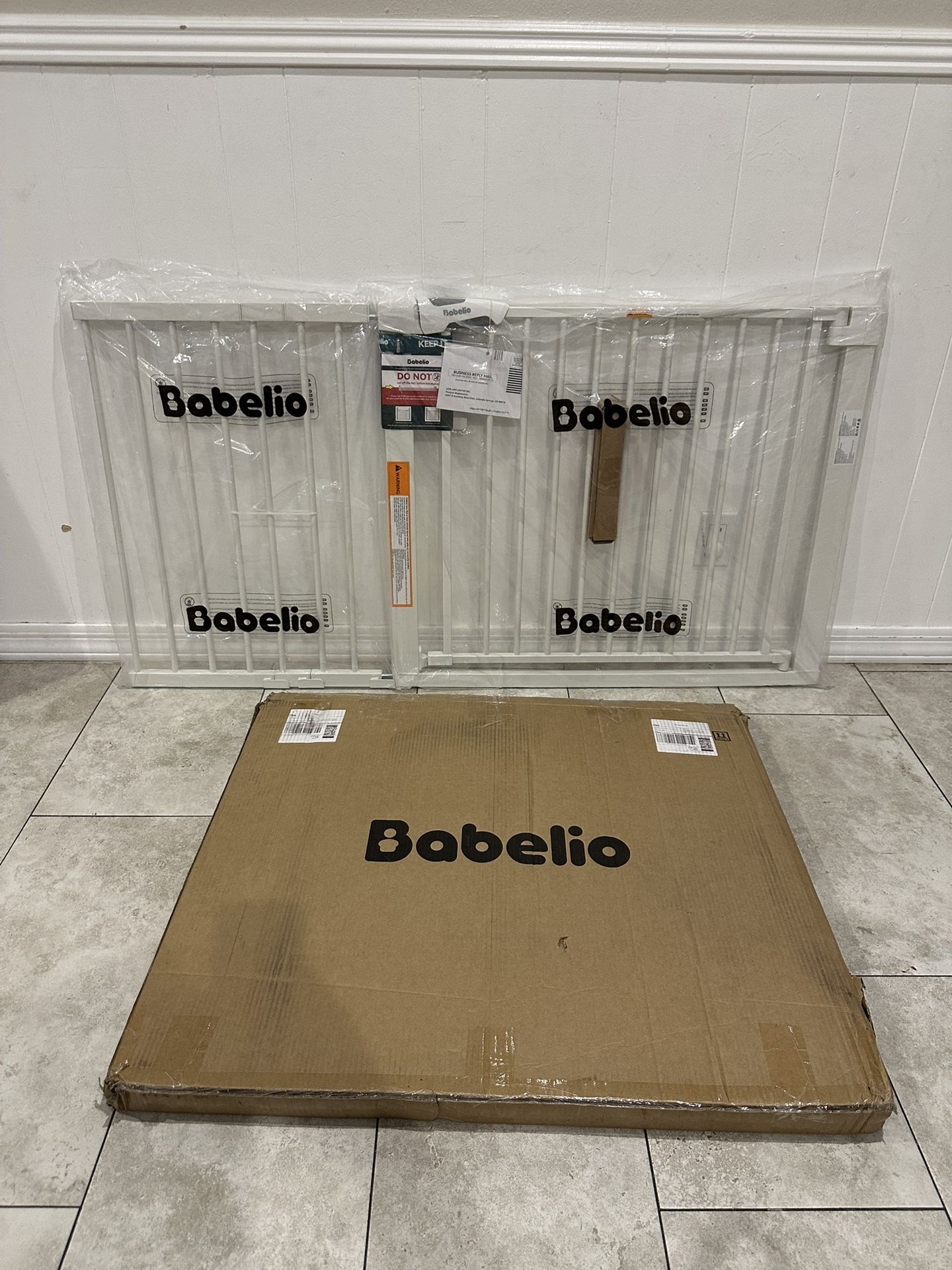 Extra Wide Pet Gate / Baby Gate - Fits Openings 36” - 57”