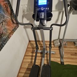 Life Fitness X1 Eliptical Cross Trainer -$600