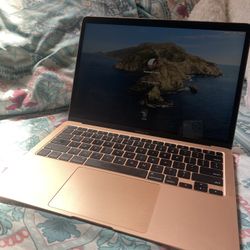MacBook Air 13” - Gold 