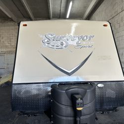 2015 Forest River Surveyour Travel Tráiler 