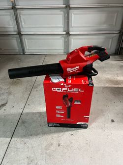 New Milwaukee M18 FUEL Dual Battery 145 MPH 600 CFM 18V Lithium-Ion Brushless Cordless Handheld Blower (Battery Not Included)