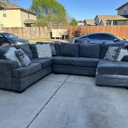Grey sectional sofa 