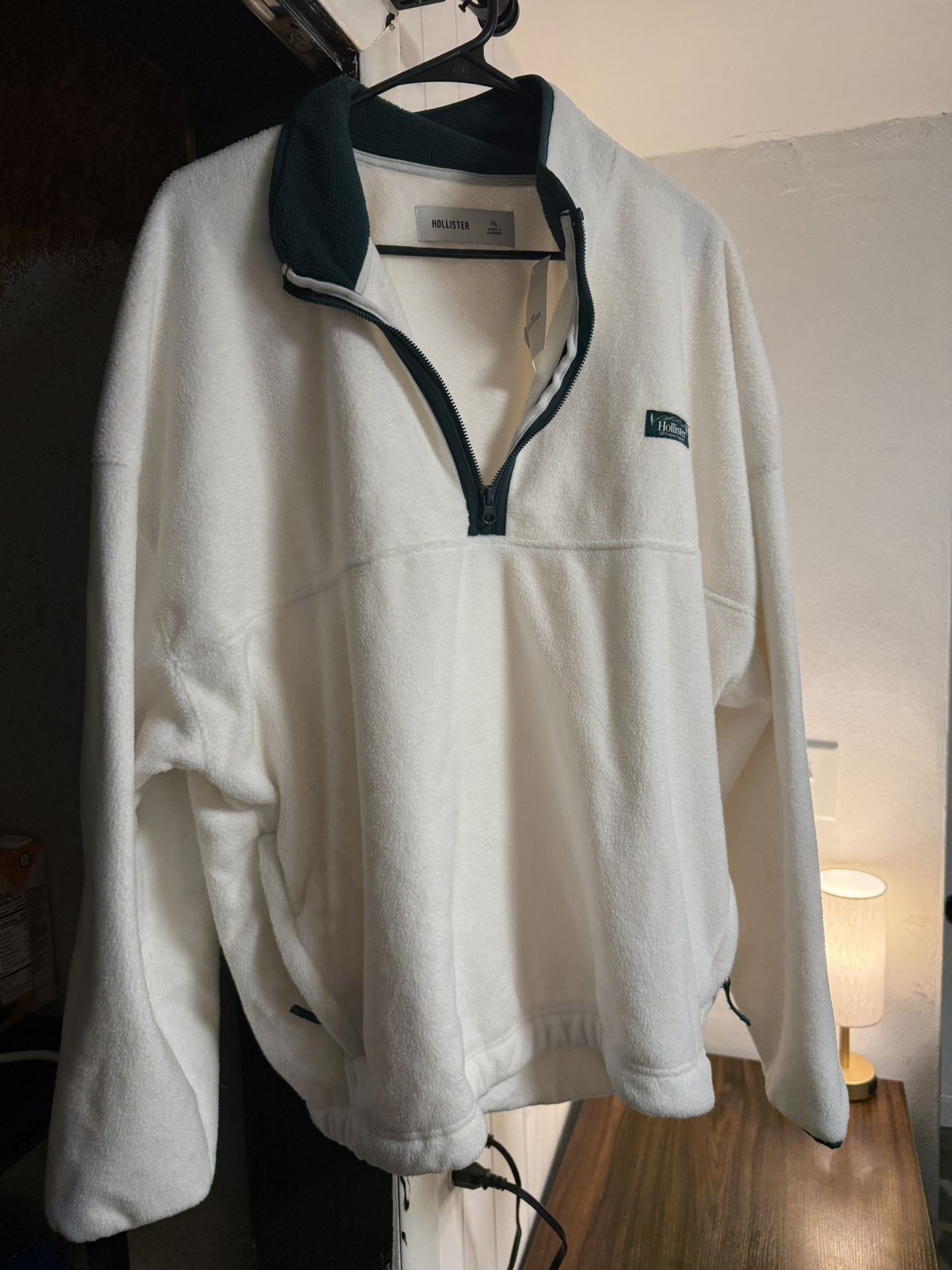 Men’s Hollister Fleece Pullover XL NWT
