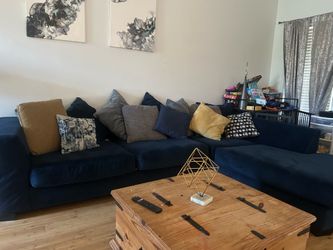 Blue couch!!