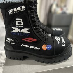 Balenciaga Boots Size 10m New.    650$ Obo