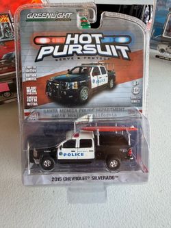 Greenlight hot pursuit 2015 Chevy Silverado