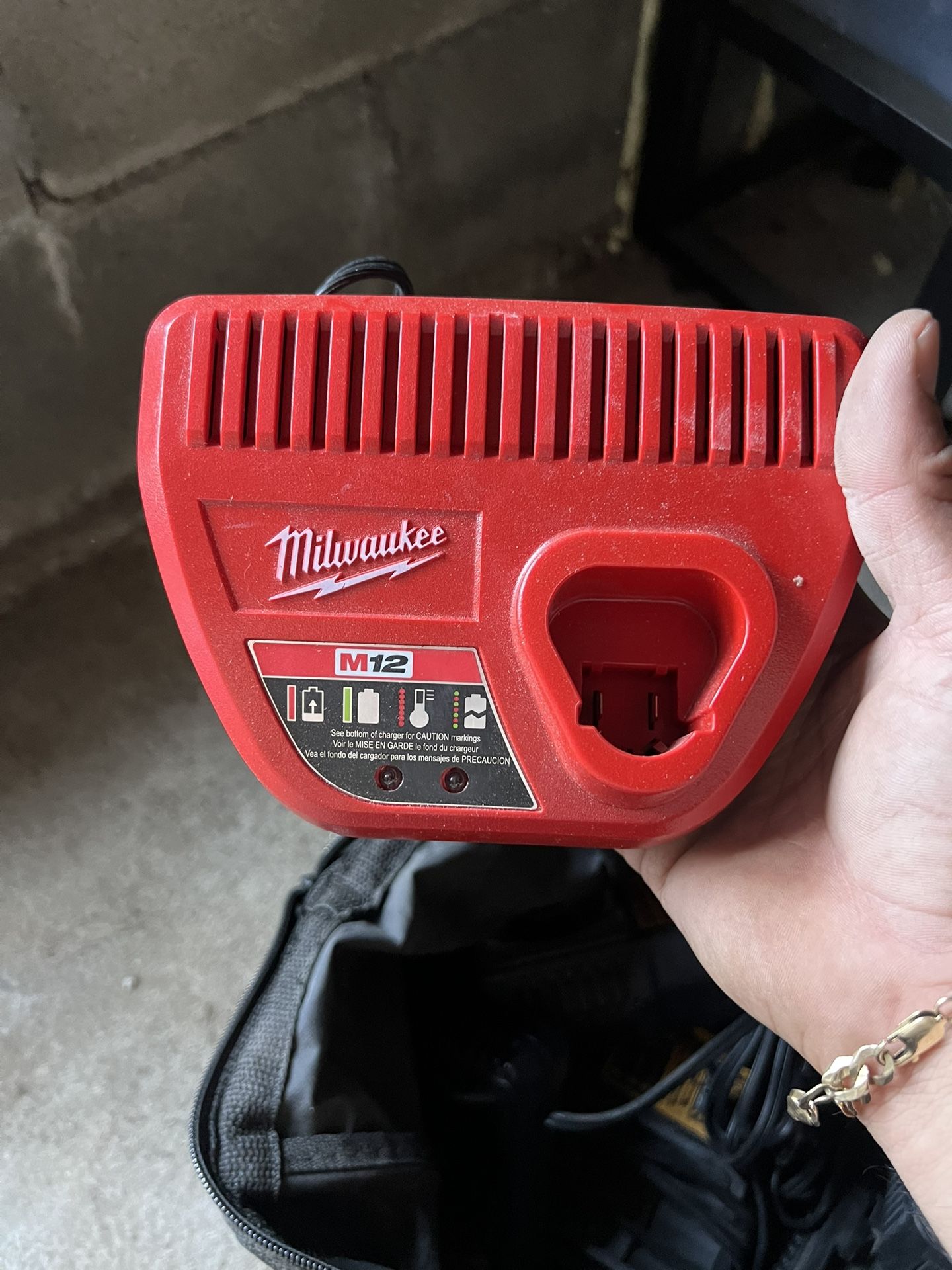 M12 Charger With Hardshell Case