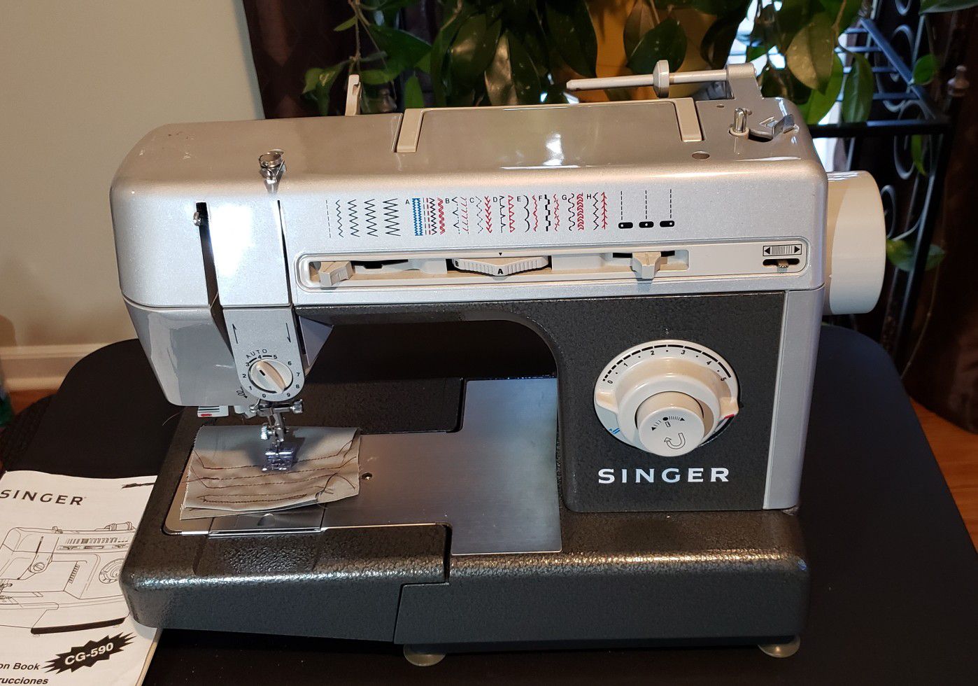 Singer CG590 sewing machine