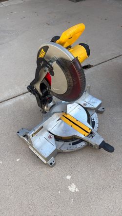 DeWalt miter saw 12”