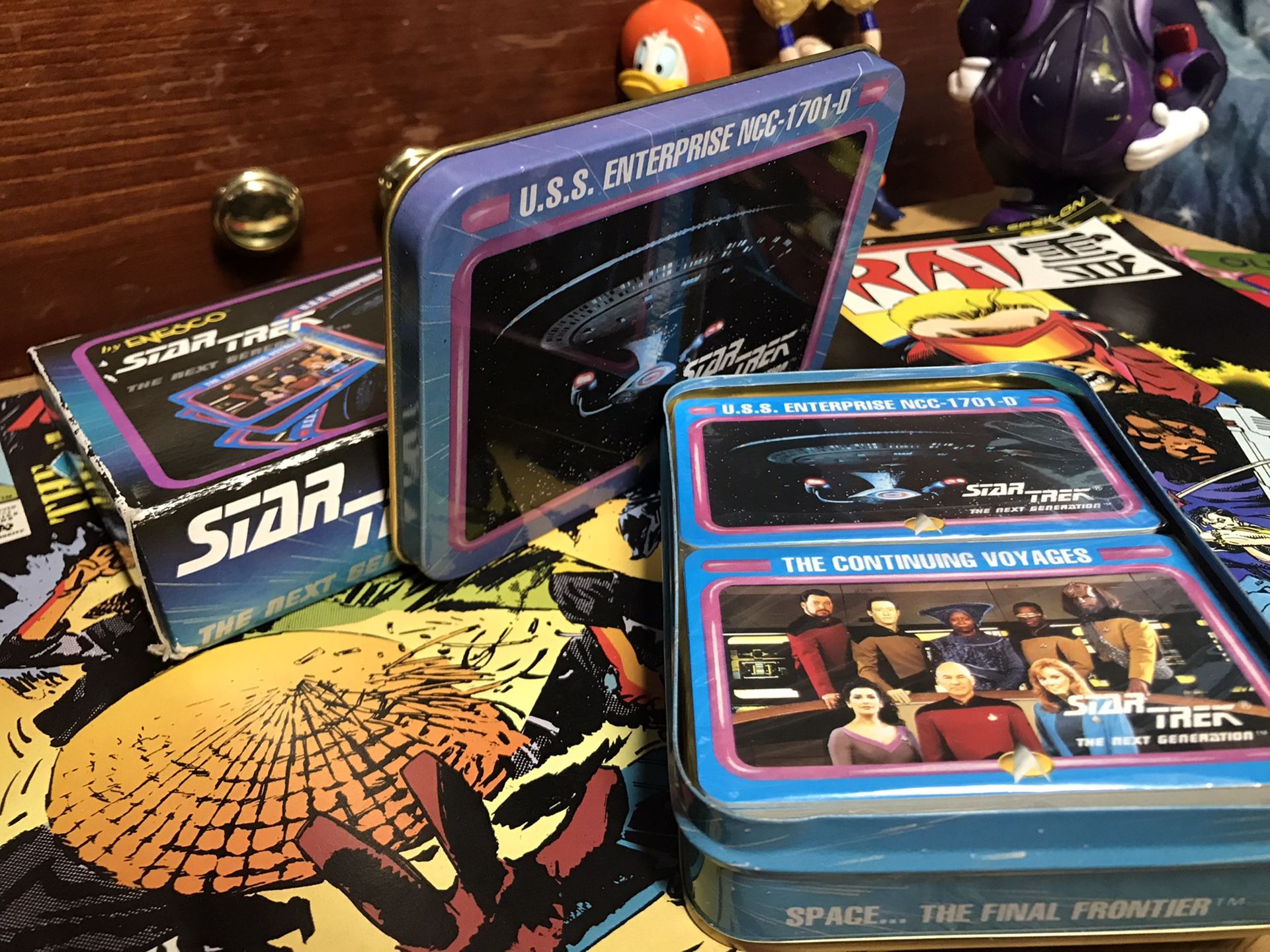 Enesco 1992 Star Trek playing card in tin box for Sale in Los Angeles