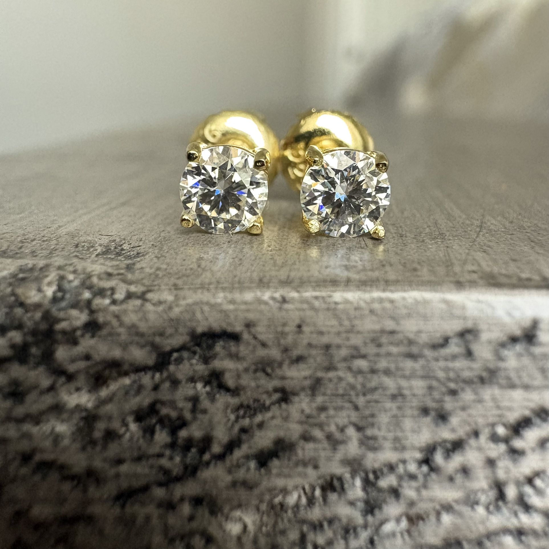 4MM VVS Moissanite Solitaire Stud Earrings set (screwbacks)