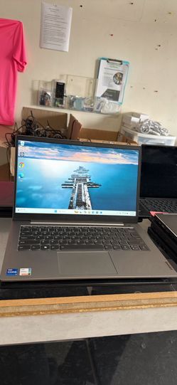 Lenovo Thinkpad touch screen 16GB RAM 512GB SSD