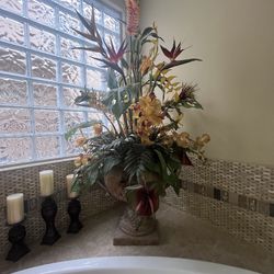 Beautiful Vase With Flowers: 5 By 3 Feet