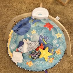 Melissa & Doug Ocean Easy-Fold Play Gym 