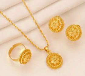 Gold alike set