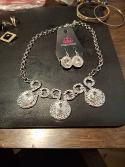 NECKLACE SET