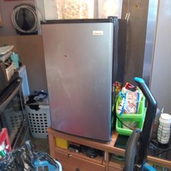 Mini Refrigerator With Freezer 