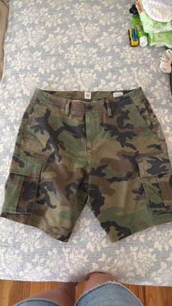 Army Green Camo Cargo shorts