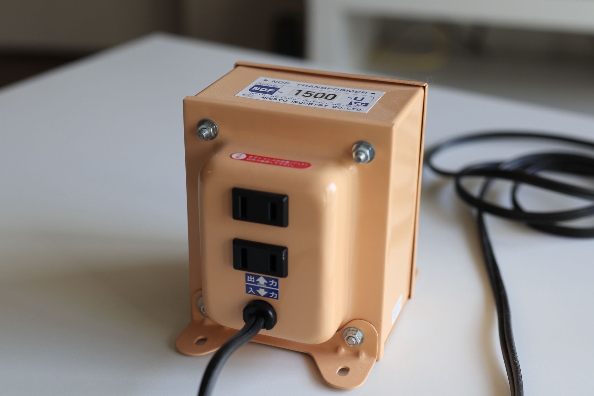 Transformer 120V to 100V, 1500W, two outlets