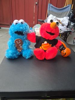 Sesame Street Cookie Monster & Halloween Elmo Plush Set