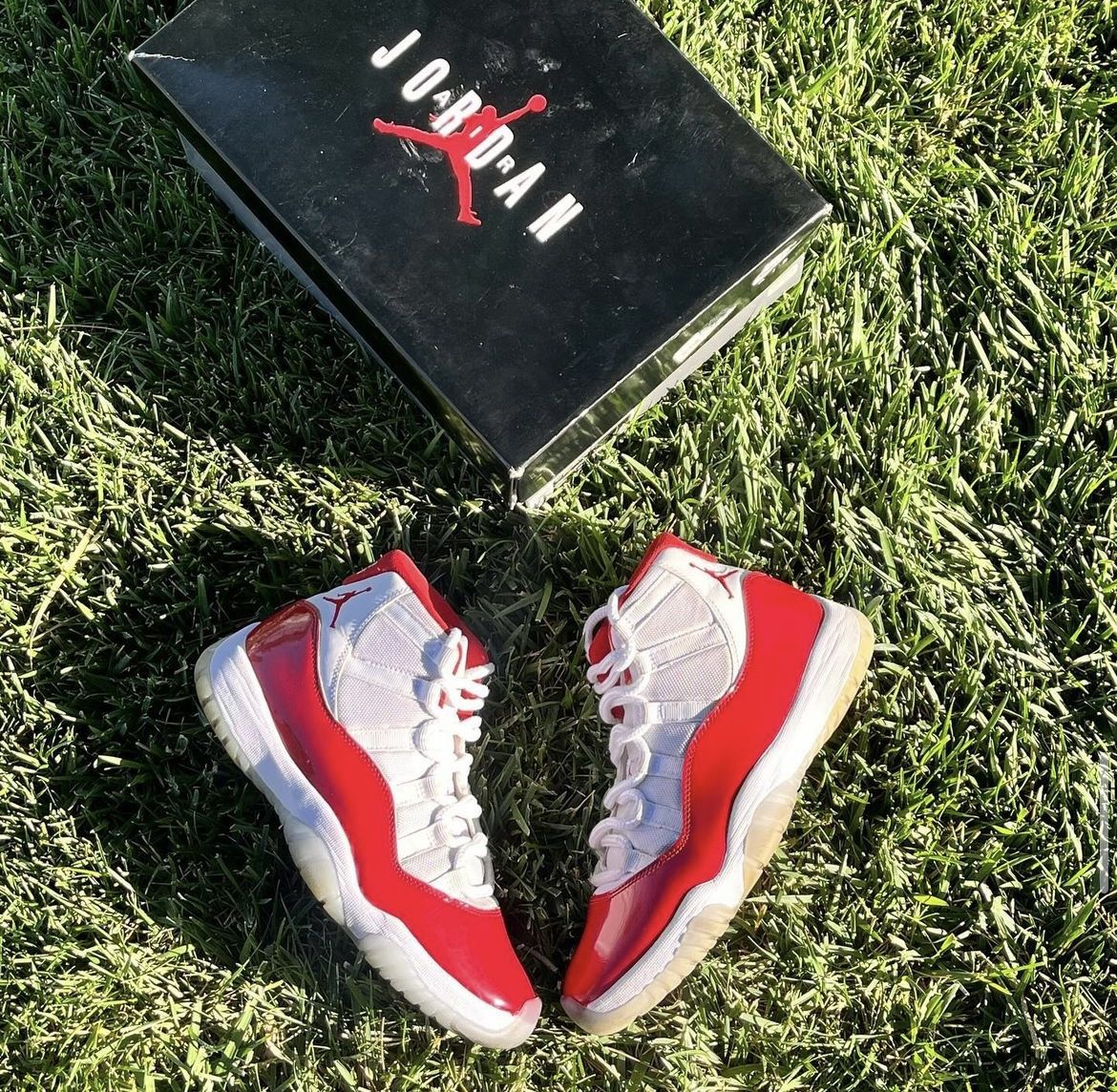 Jordan 11 " Cherry"