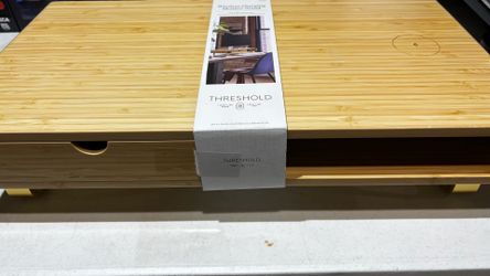 WIRELESS CHARGING MONITOR STAND