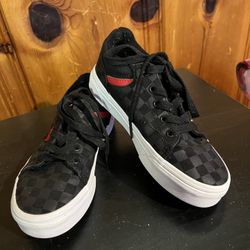 Vans Boys Tennis/ Sneaker Shoes- Boys size 13 Red Black
