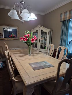 $400-Dining Table Set, china cabinet,  mirror,  picture