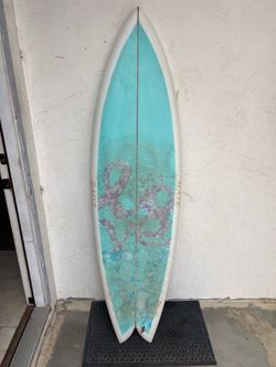 Surfboard 6’ 2”